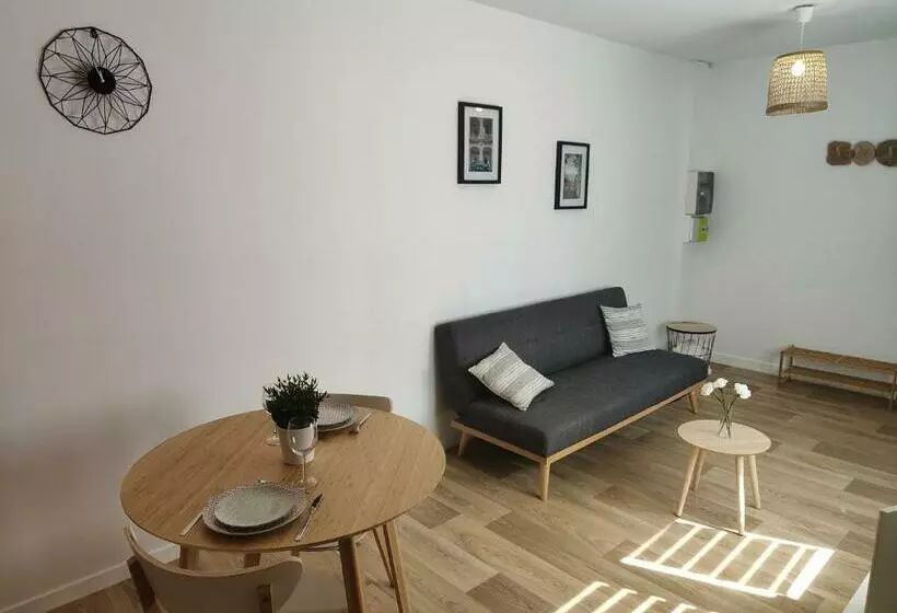 Joli Studio Proche Des Remparts