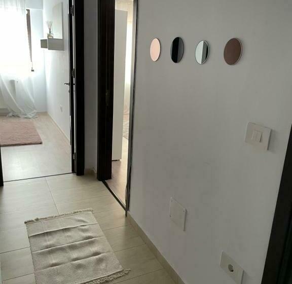 The Mirror Quiet & Friendly Place In Copou