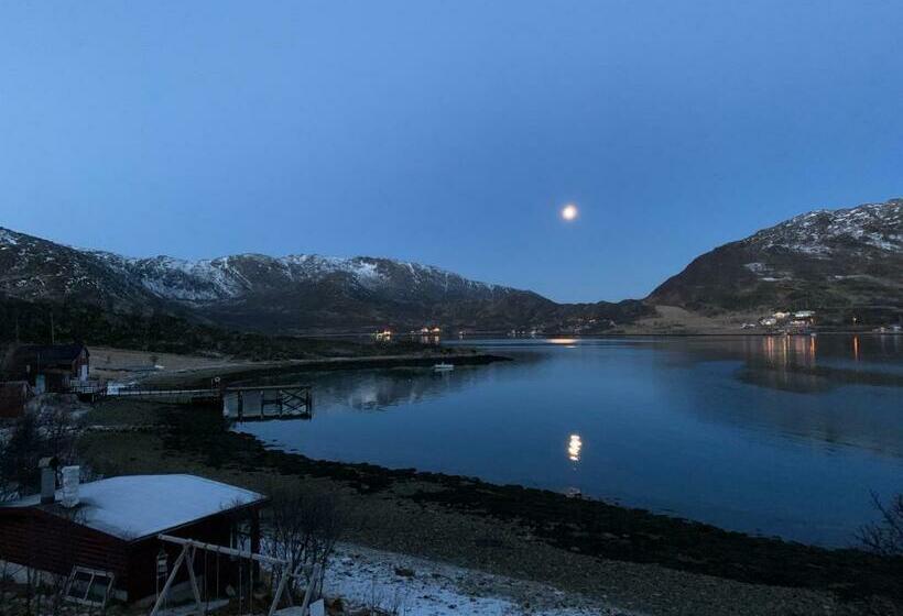 Kvaløya Apartment By The Sea