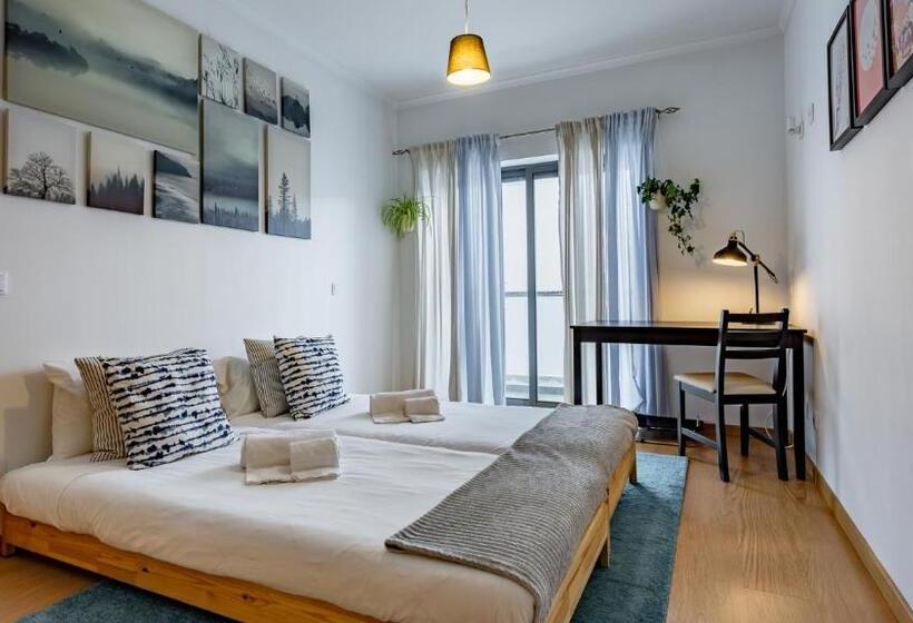 Spacious & Modern 3bdr Apartment In Algarve By Lovelystay