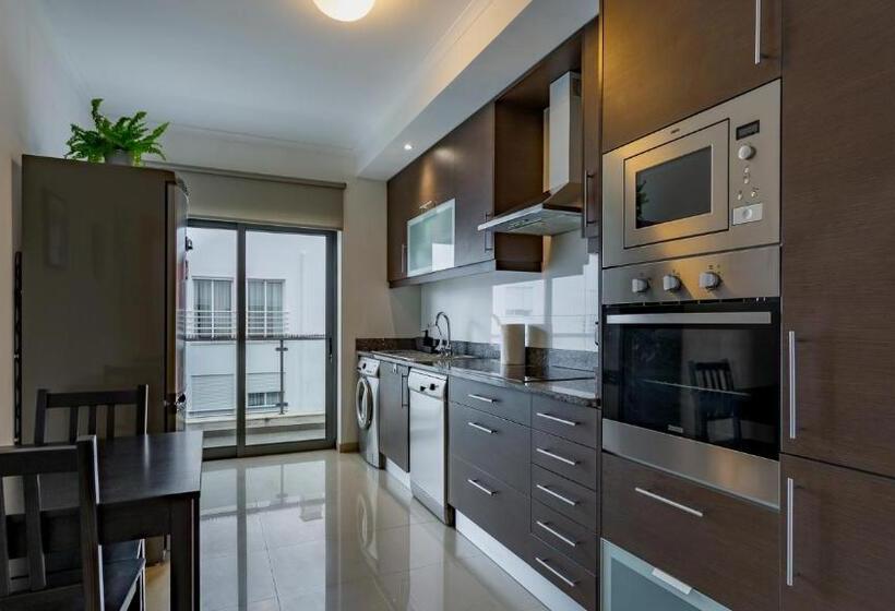 Spacious & Modern 3bdr Apartment In Algarve By Lovelystay