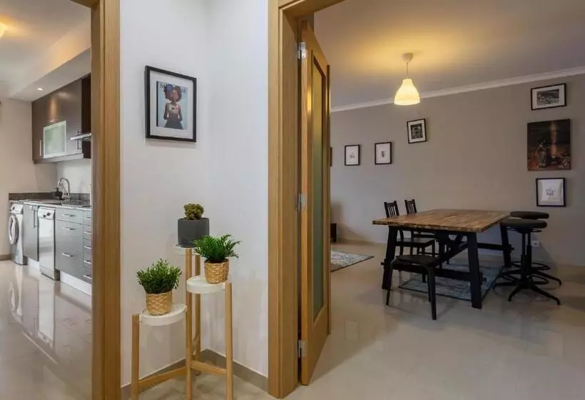 Spacious & Modern 3bdr Apartment In Algarve By Lovelystay