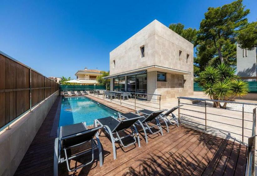 Villa Iola