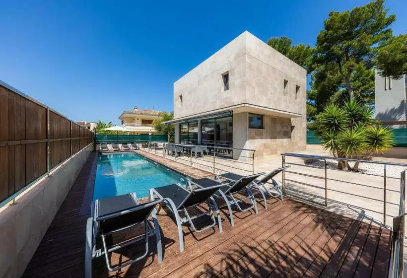 Villa Iola