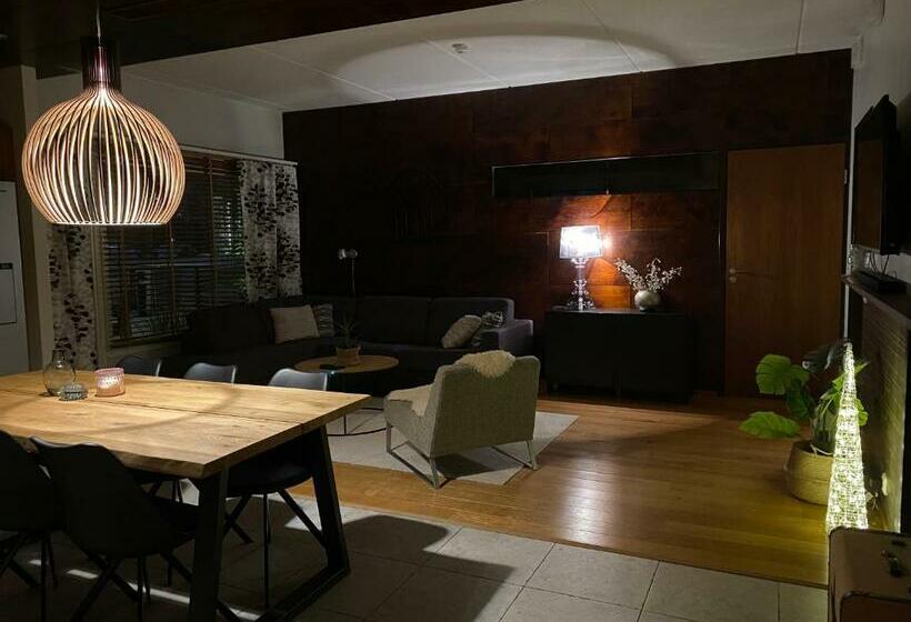 Tasokas Lomahuoneisto Tahko Spa Black 2mh