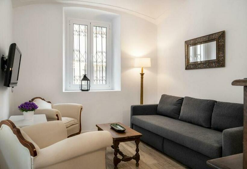 Alta House Apartments 3 Calas