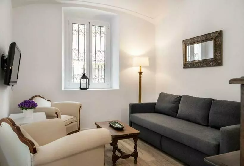 Alta House Apartments 3 Calas