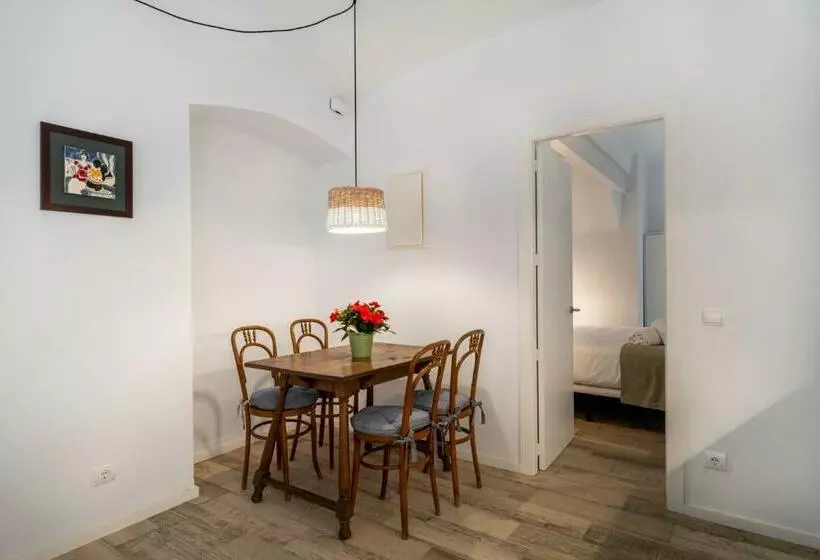 Alta House Apartments 3 Calas