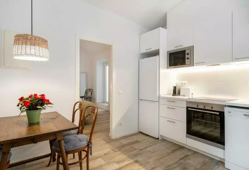 Alta House Apartments 3 Calas