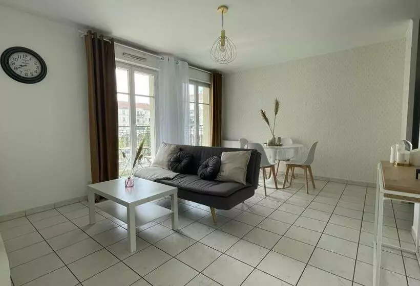 Apartment 1 Bedroomed With Balcony 10min From Disneyland Paris