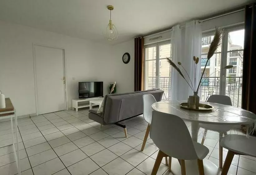 Apartment 1 Bedroomed With Balcony 10min From Disneyland Paris