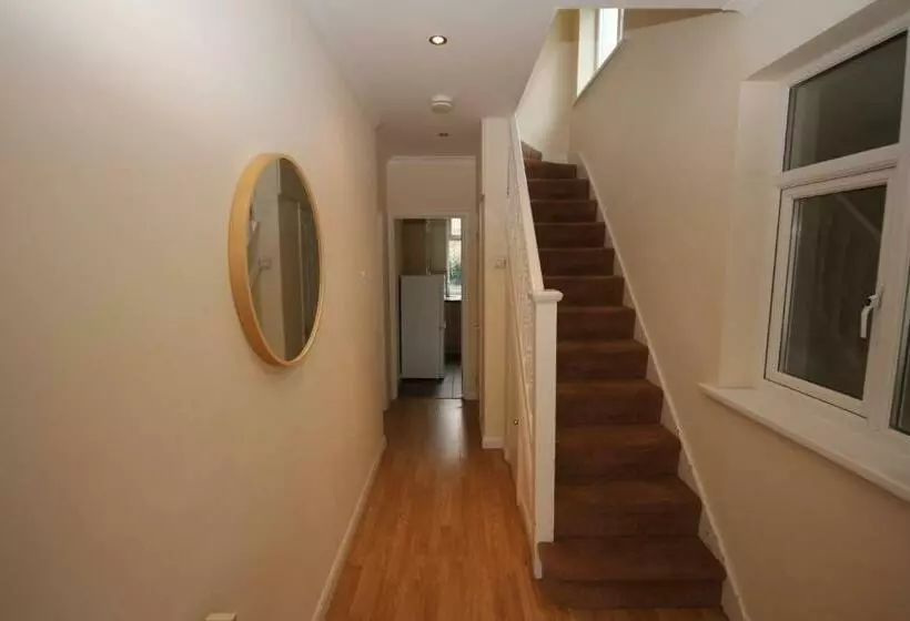 Feltham House