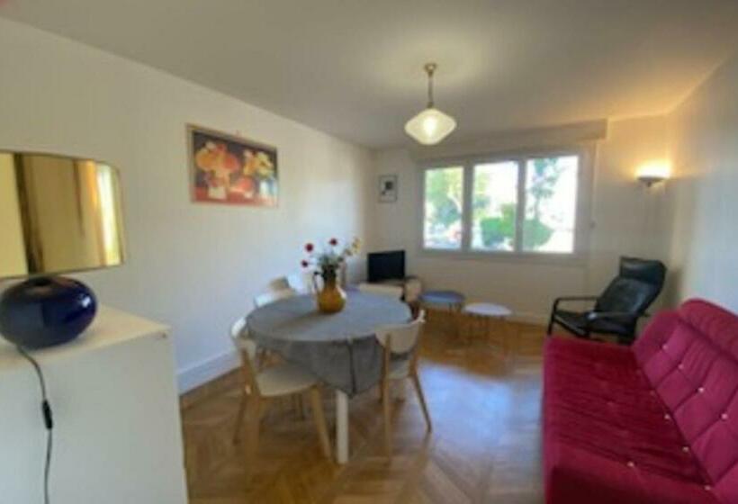 Bright 70m Cosy Near The Beach