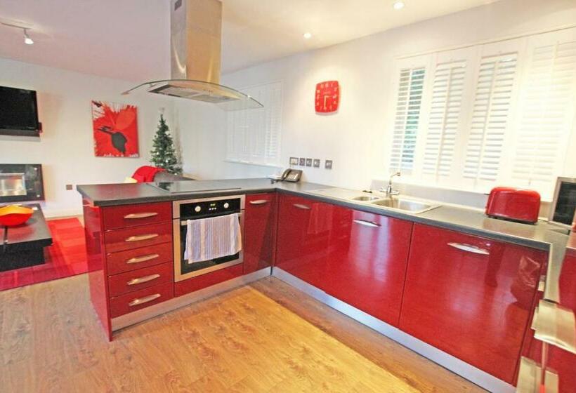 Cottage Surrounded By Woodland And Vineyards