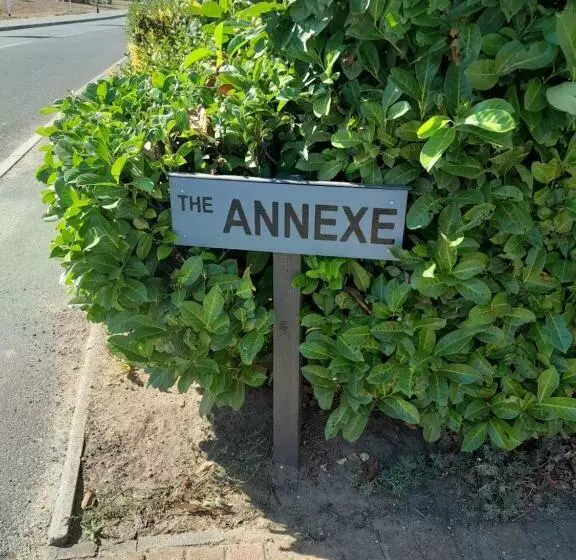 The Annexe, Cornfields