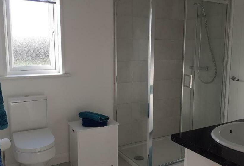 The Annexe, Cornfields