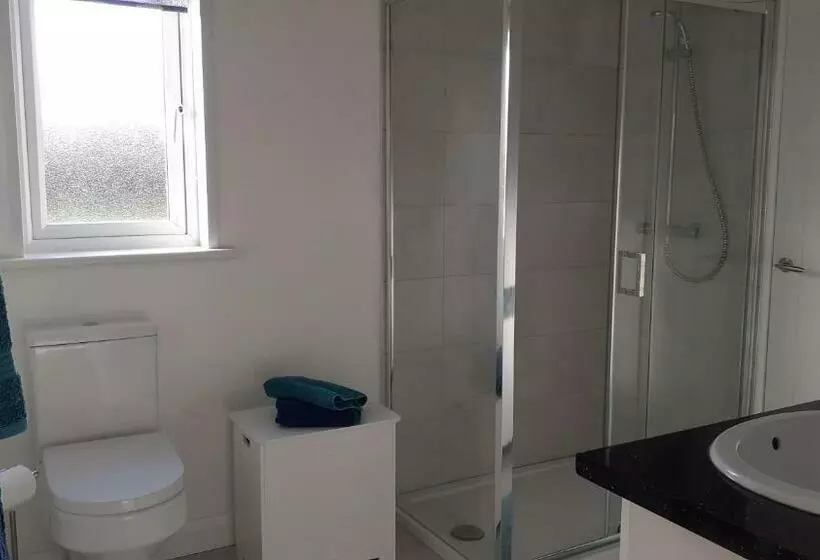 The Annexe, Cornfields