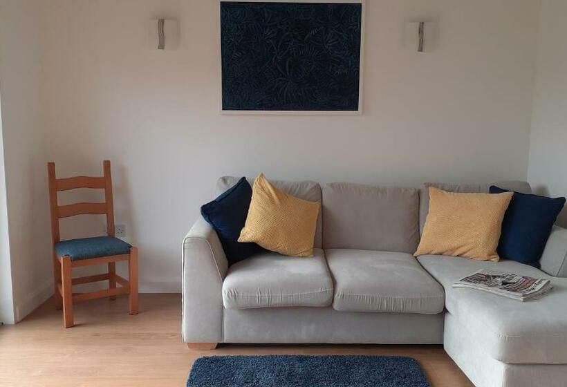 The Annexe, Cornfields