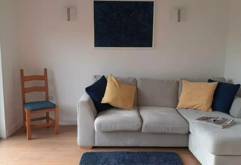 The Annexe, Cornfields