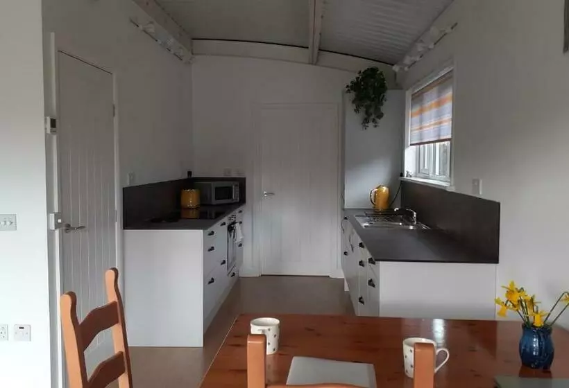 The Annexe, Cornfields