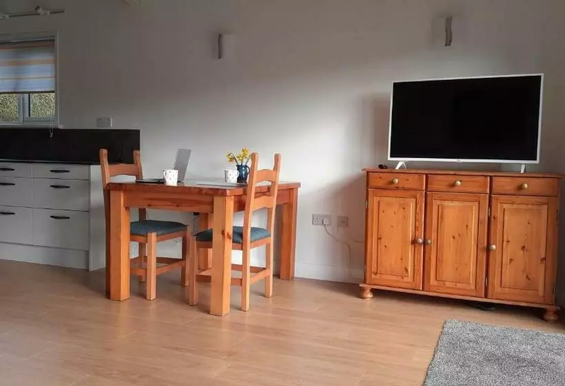 The Annexe, Cornfields