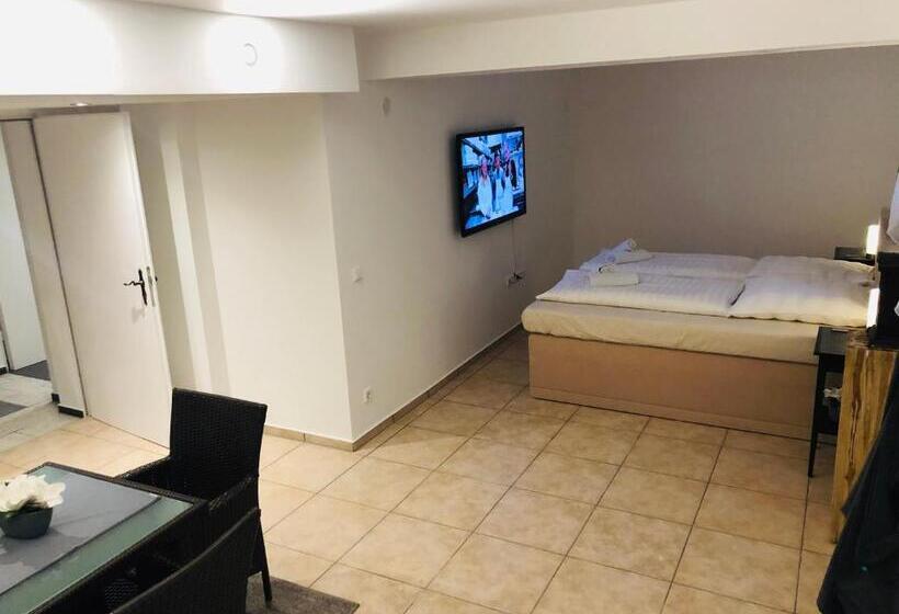 ペンション Krone