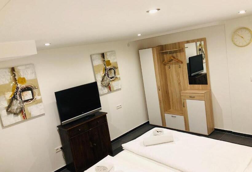 ペンション Krone