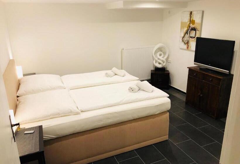 ペンション Krone