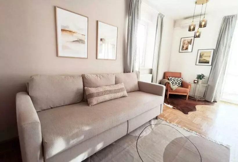 Grand Terrace Apartment With Ac & Heating