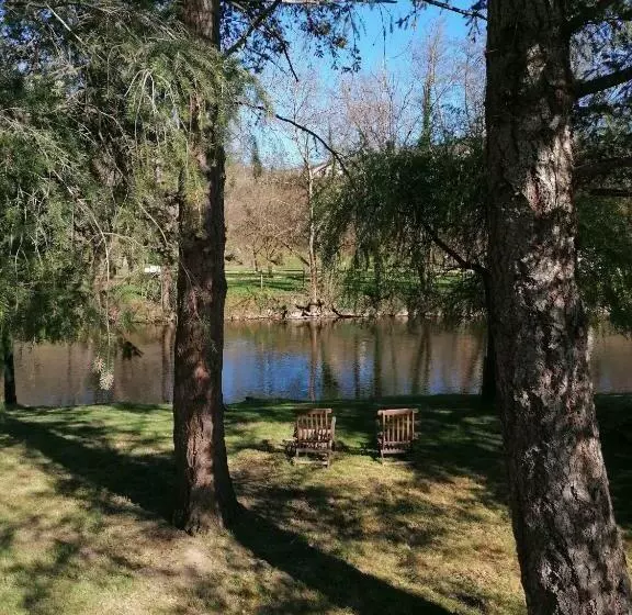 La Cabane Aux Ecrevisses   Les Pieds Dans L Eau