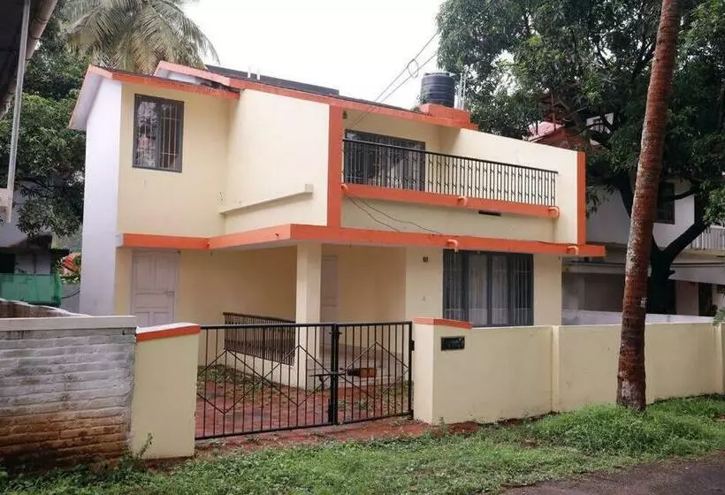 Toms Villa Along National Highway Thrissur At Nadathara