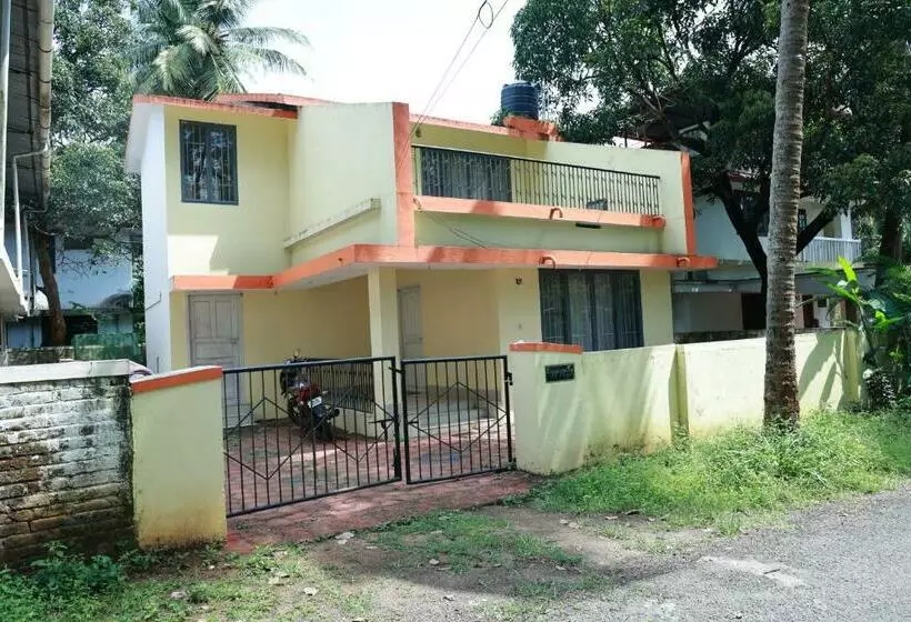 Toms Villa Along National Highway Thrissur At Nadathara
