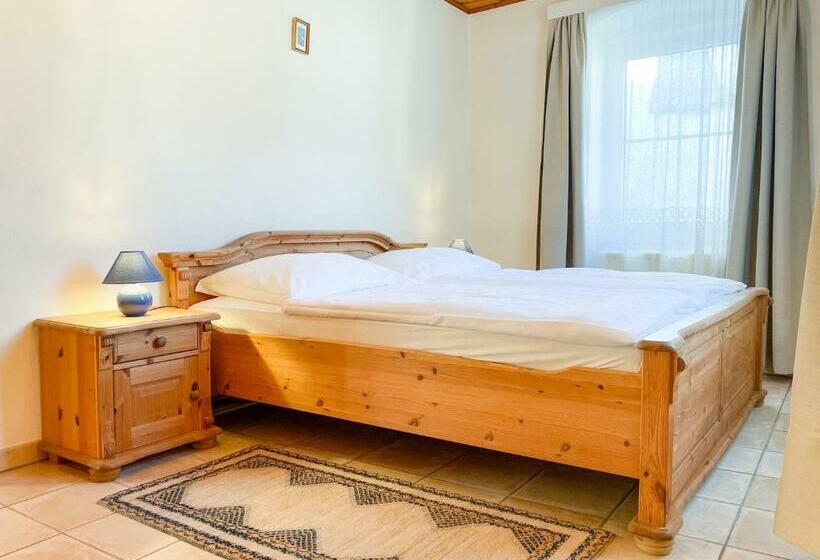 Weinhauer Brustbauers Stöckl