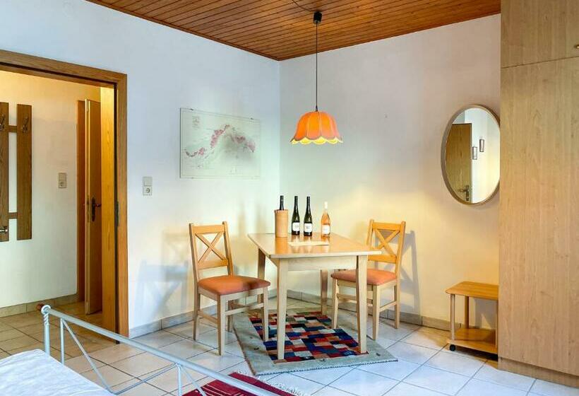 Weinhauer Brustbauers Stöckl