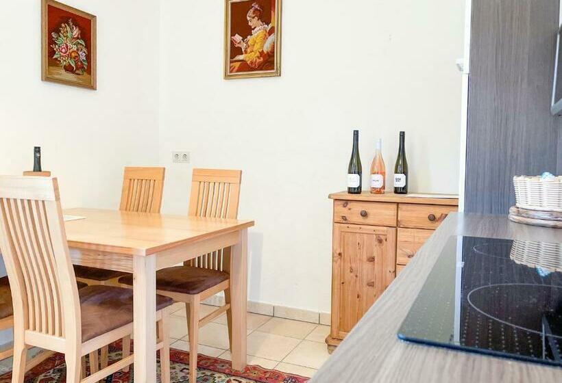 Weinhauer Brustbauers Stöckl