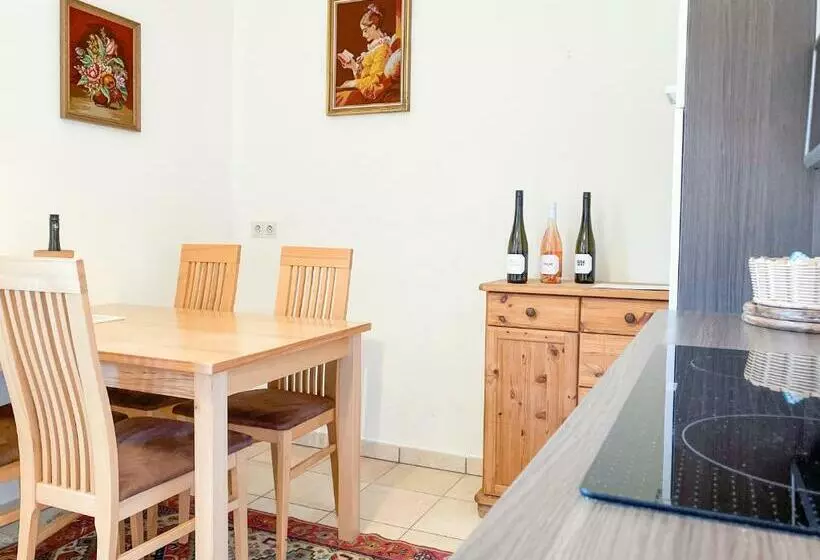 Weinhauer Brustbauers Stöckl
