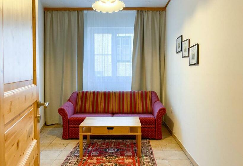 Weinhauer Brustbauers Stöckl