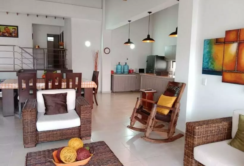 Hermosa Casa Con La Mejor Vista Cerca Al Parque Del Café