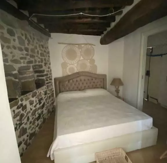 La Torre Saracena Di Tellaro   Confirenthouse