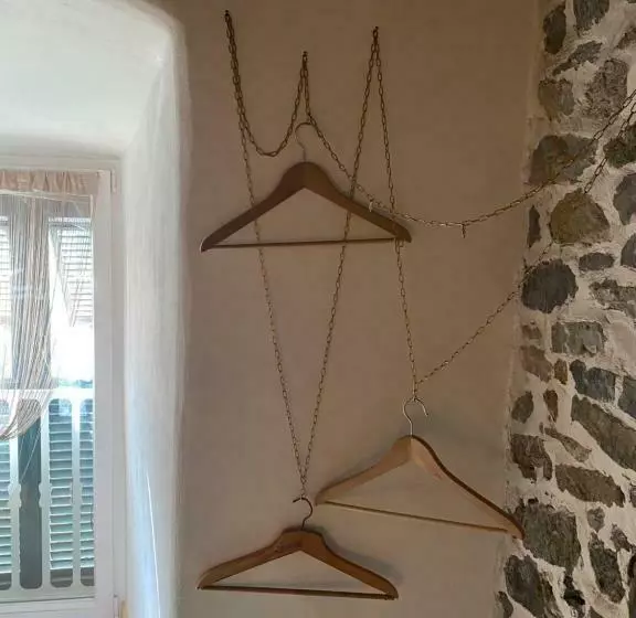 La Torre Saracena Di Tellaro   Confirenthouse