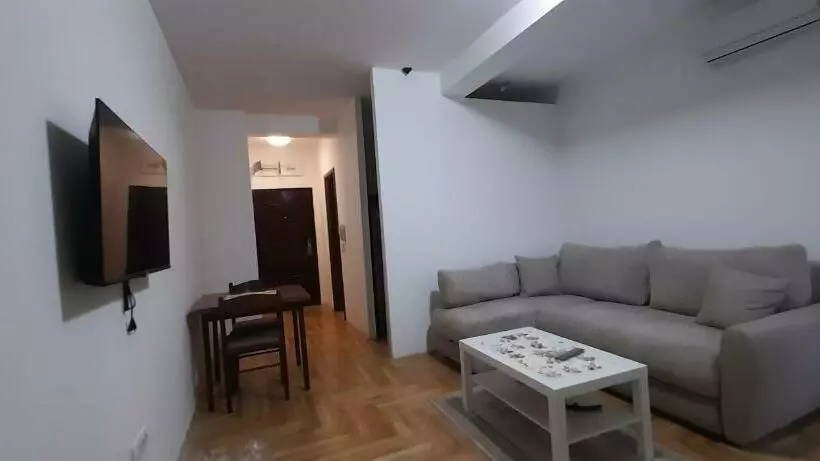 Apartment Luka