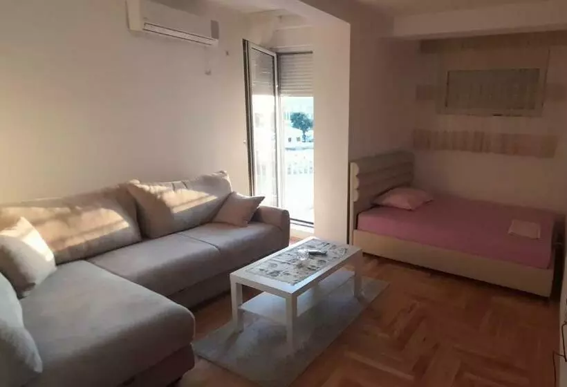 Apartment Luka