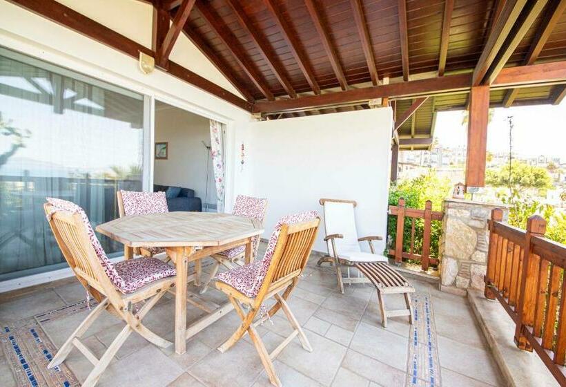 Cozy House With Balcony And Backyard Surrounded By Nature In Bodrum