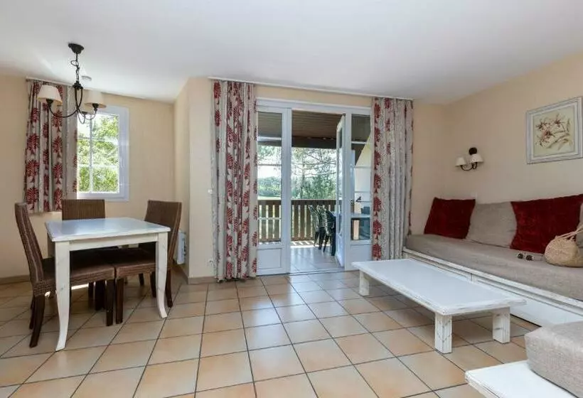 Le Gouic Joli Appartement Piscine