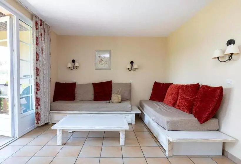 Le Gouic Joli Appartement Piscine