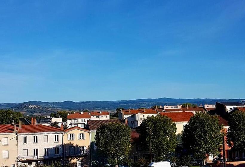 Appartement F2 Centre Ville Issoire Avec Jolie Vue