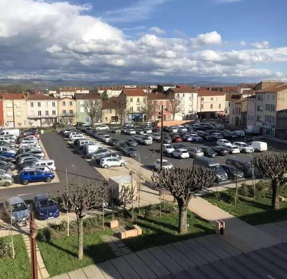 Appartement F2 Centre Ville Issoire Avec Jolie Vue