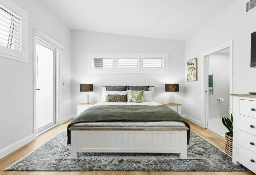 Easy Stroll   Ettalong Beach