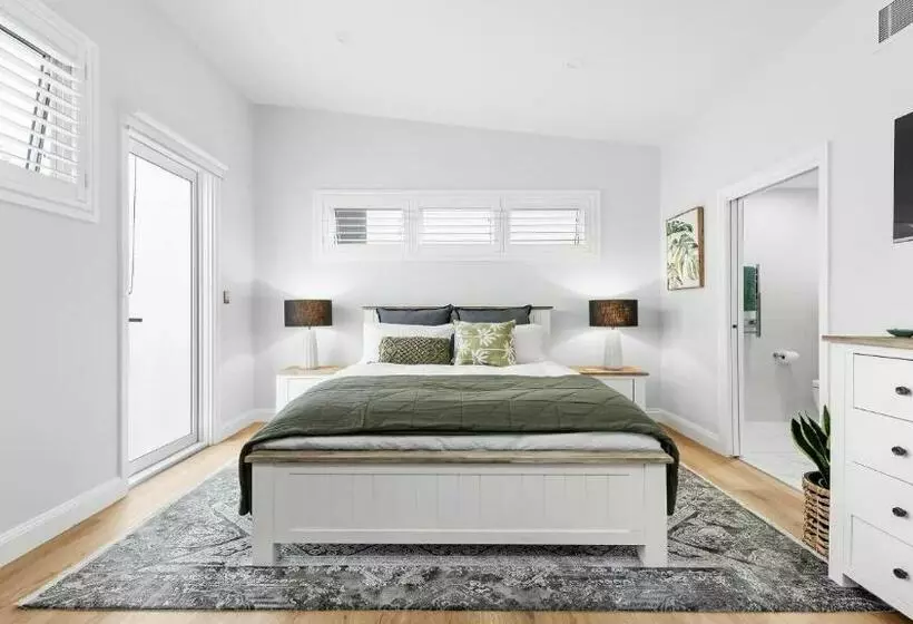 Easy Stroll   Ettalong Beach