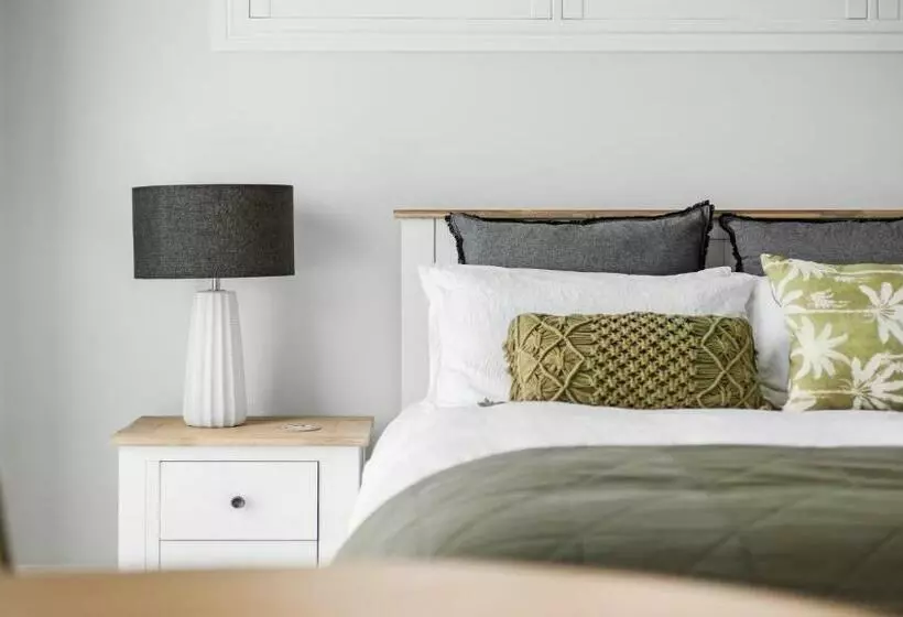 Easy Stroll   Ettalong Beach